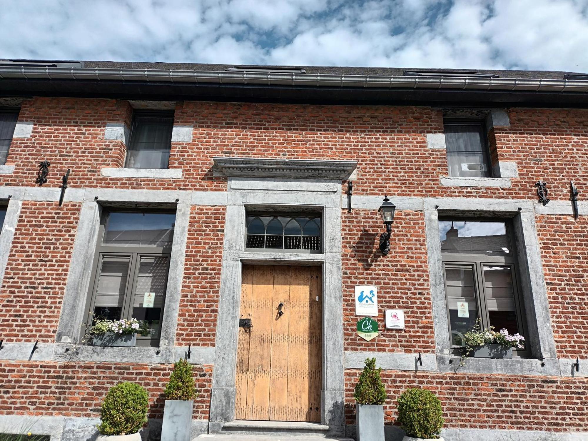 Le Relais De La Motte Acomodação com café da manhã Soignies Exterior foto
